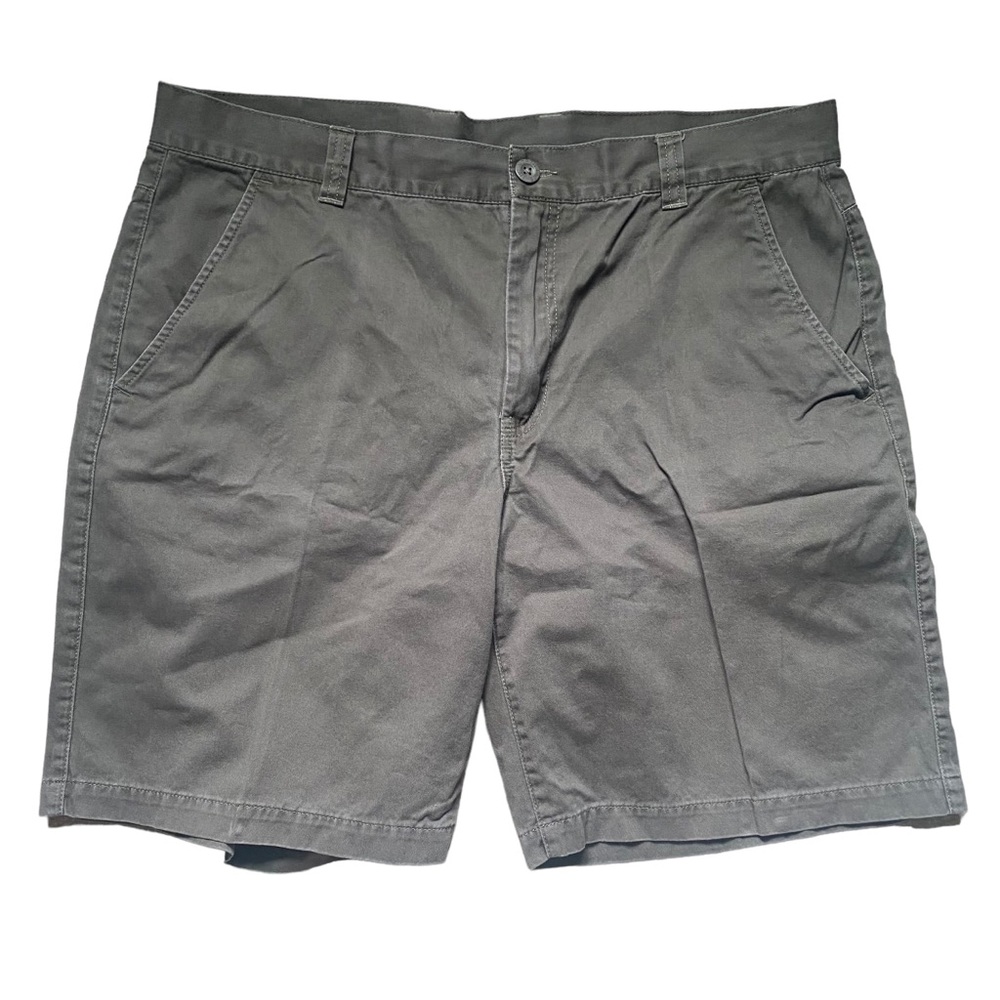 North Face Men's Khaki Shorts Size 40